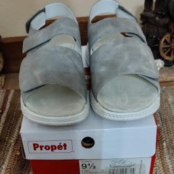 NWT Womens Propet Active Sandal Size 9.5 Grey - Picture 2 of 2